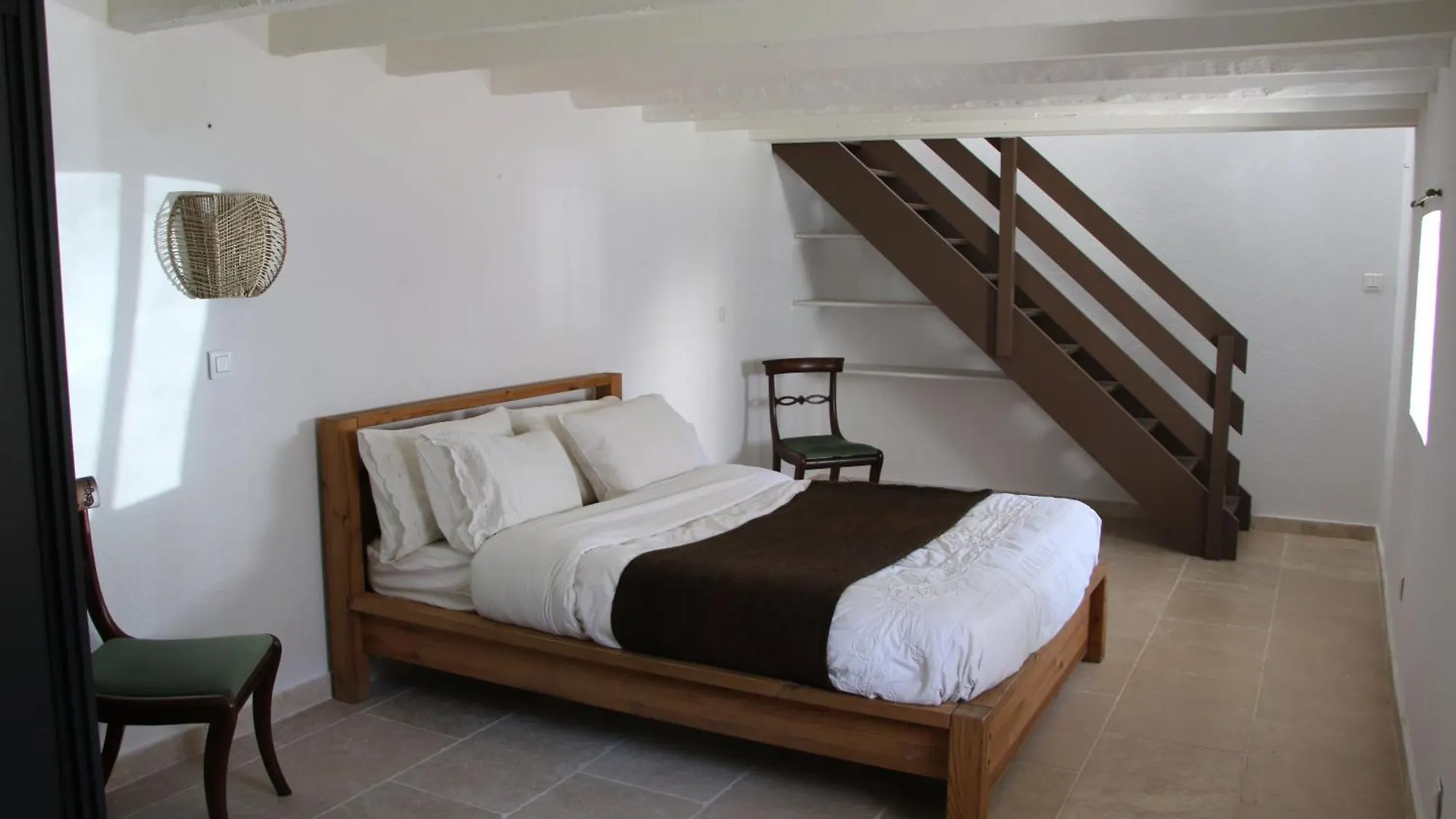 Appartement Calm Avec Parking 10 Mins A Pied De Centre Avignon France